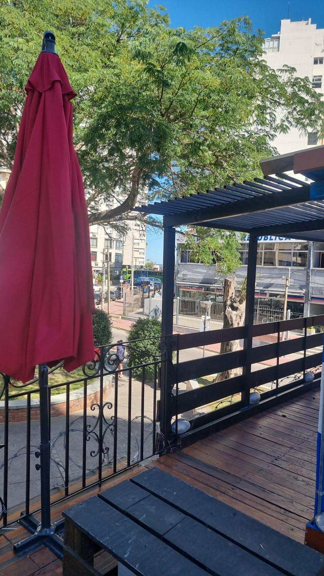 Loft Casa Dos Pisos Con Garage Pocitos Playa 4 Personas Villa Montevideo Eksteriør bilde